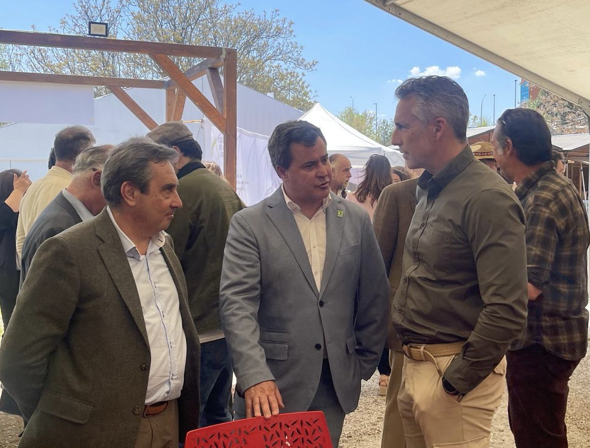 ¡Este fin de semana estamos en el III Festival de Campo!
7 empresas de <a href="/Avilaautentica1/">Ávila Auténtica.</a> participan en este evento lleno de sabor al medio rural y cargado de actividades en el <a href="/HipodromoMadrid/">Hipódromo de La Zarzuela</a>.
Carnes, vinos y aceites de #Ávila, a la conquista de Madrid.
#HaciendoProvincia🥩🍷🦃🫒