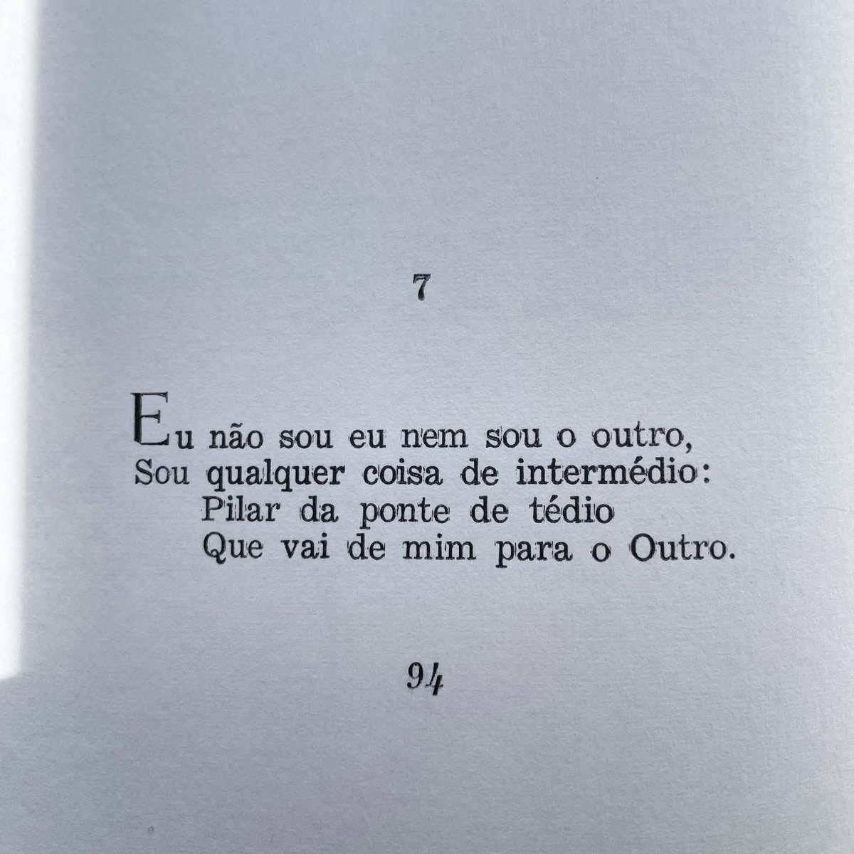 comculturaearte's tweet photo. Mário de Sá-Carneiro foi poeta, contista e ficcionista português e faleceu neste dia em 1916.

Obras completas de Mário de Sá-Carneiro - Poesias (ed. Ática) https://t.co/A03m5AtmI3