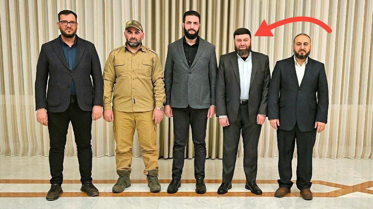 Suriyeli aktivistlerin aktardığına göre, Birleşik Arap Emirlikleri polisi, savaş suçları işlediği ve tanınmış insan hakları savunucusu Razan Zaytouna'nın suikastına karıştığı gerekçesiyle Interpol'ün kırmızı bültenle aradığı Jaiş al-Islam komutanı Essam Bouidani'yi (Türkiye