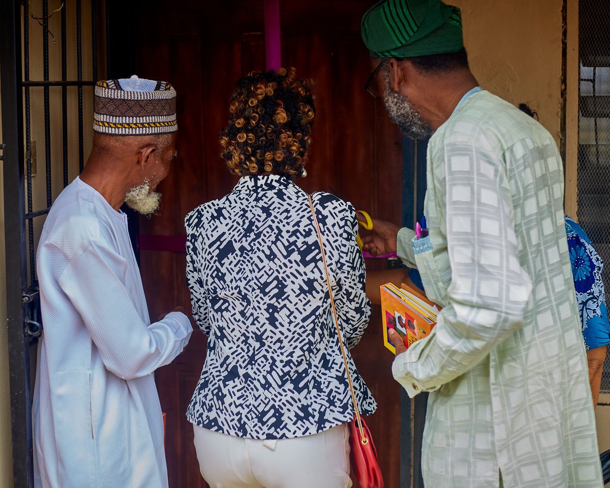 kokoandah's tweet image. So dear friends, it was with great joy and pride that I led distinguished elders and stakeholders in Ibadan city to the commissioning of MAYEIN SMART Library in Eleyele (our second #smartlibrary in Ibadan) #libraryspace #renovation #infrastructure #partnerships @Lafarge_Africa