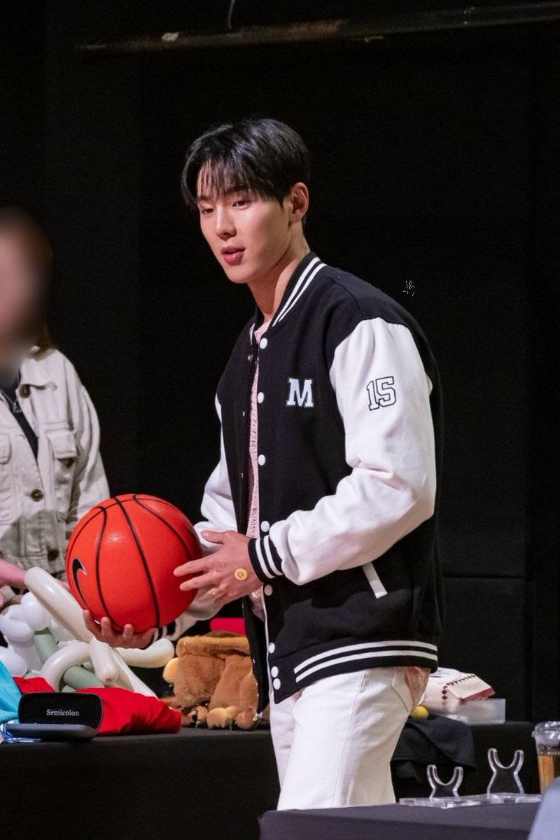 HWAI_SHOW's tweet photo. 250426 아임프롬 팬싸

오랜만에 봐서 너무 좋았당☺️

#셔누 #몬스타엑스 #SHOWNU #MONSTA_X #MONSTAX https://t.co/jBth8UHKrJ