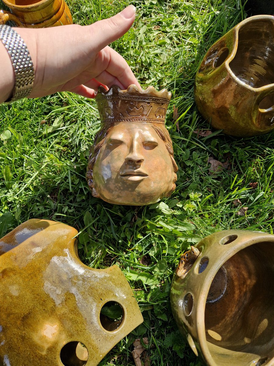 Latgales Podnieku dienas - auksti, bet skaisti. Protams, ka nopirku vāzi un šķīvi.