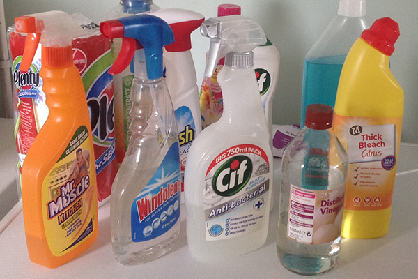 15 #questions about #cleaning around the #house. #housework <a href="/OAPSchat/">oapschat.reviewspot.co.uk</a> <a href="/ReviewSpotUK/">ReviewSpot.co.uk</a> quizspot.online/categories/cul…