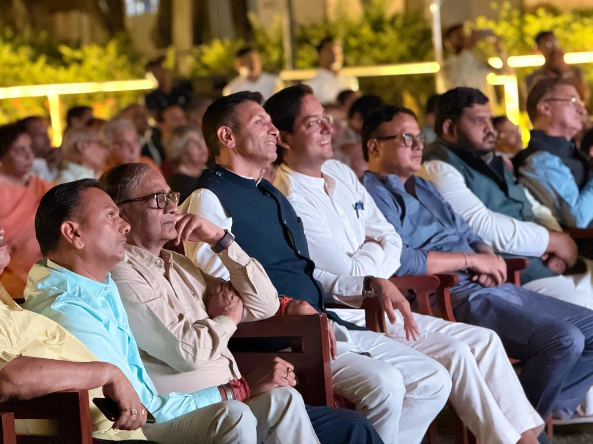 Ikrar Khan INC (@ikrarkhaninc) on Twitter photo “जयवर्धन सिंह मेरे जिगर का टुकड़ा है, अगर चीर के देखोगे तो अंदर जयवर्धन सिंह ही मिलेगा!”
- श्री जीतू पटवारी
<a href="/jitupatwari/">Jitendra (Jitu) Patwari</a> <a href="/JVSinghINC/">Jaivardhan Singh</a> “जयवर्धन सिंह मेरे जिगर का टुकड़ा है, अगर चीर के देखोगे तो अंदर जयवर्धन सिंह ही मिलेगा!”
- श्री जीतू पटवारी
<a href="/jitupatwari/">Jitendra (Jitu) Patwari</a> <a href="/JVSinghINC/">Jaivardhan Singh</a>