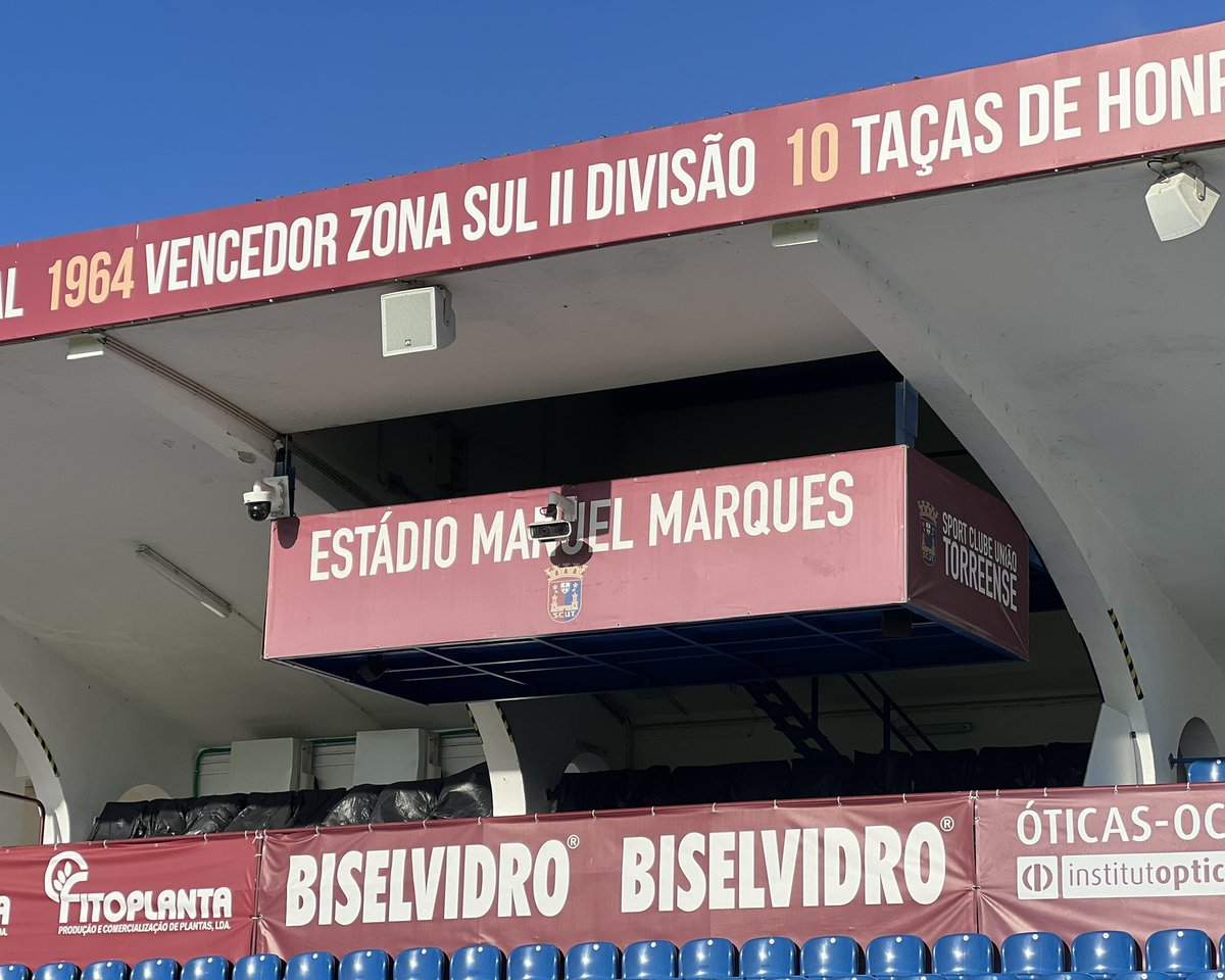 MaritimoMadeira's tweet photo. ๐ Estรกdio Manuel Marques ๐ Contagem decrescente para rolar a bola #SCUTCSM https://t.co/M1OPDz0j5K
