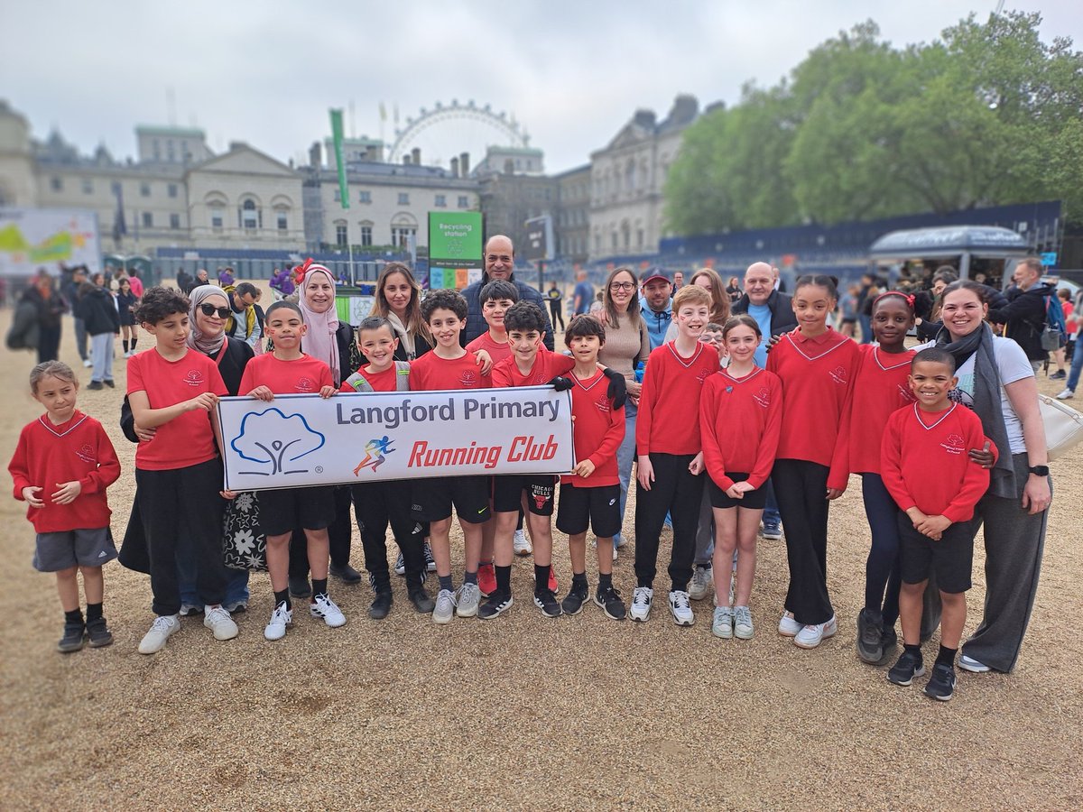 At the start line of the <a href="/LondonMarathon/">TCS London Marathon</a> with the first wave of our runners. Go Team Langford!