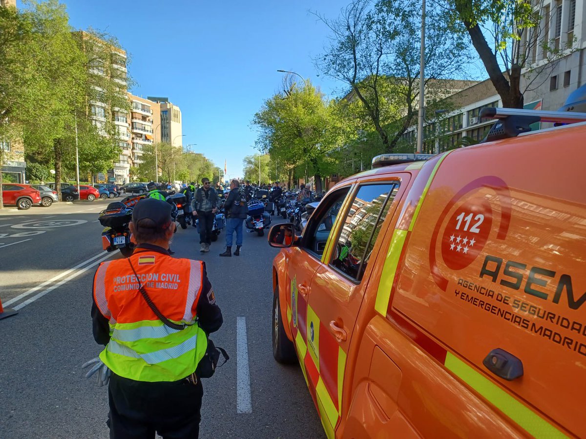 🏍️ El #ERIVE está hoy en el dispositivo de seguridad de la marcha motera de la <a href="/guardiacivil/">Guardia Civil</a>.

📍 #Madrid.

🚐 Presta apoyo con dos vehículos tácticos y una ambulancia.

#ASEM112