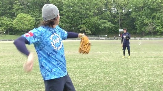 週末のファミリーで混み合う豊洲公園で、全力キャッチボールしているキチガイおっさん、アホ大学生なんとかなりません？⚾ たまにラグビーやっているヤバイ集団もいますよね

子ども当たったら救急車レベルですやん、、

#豊洲公園 #GW ※写真はイメージ