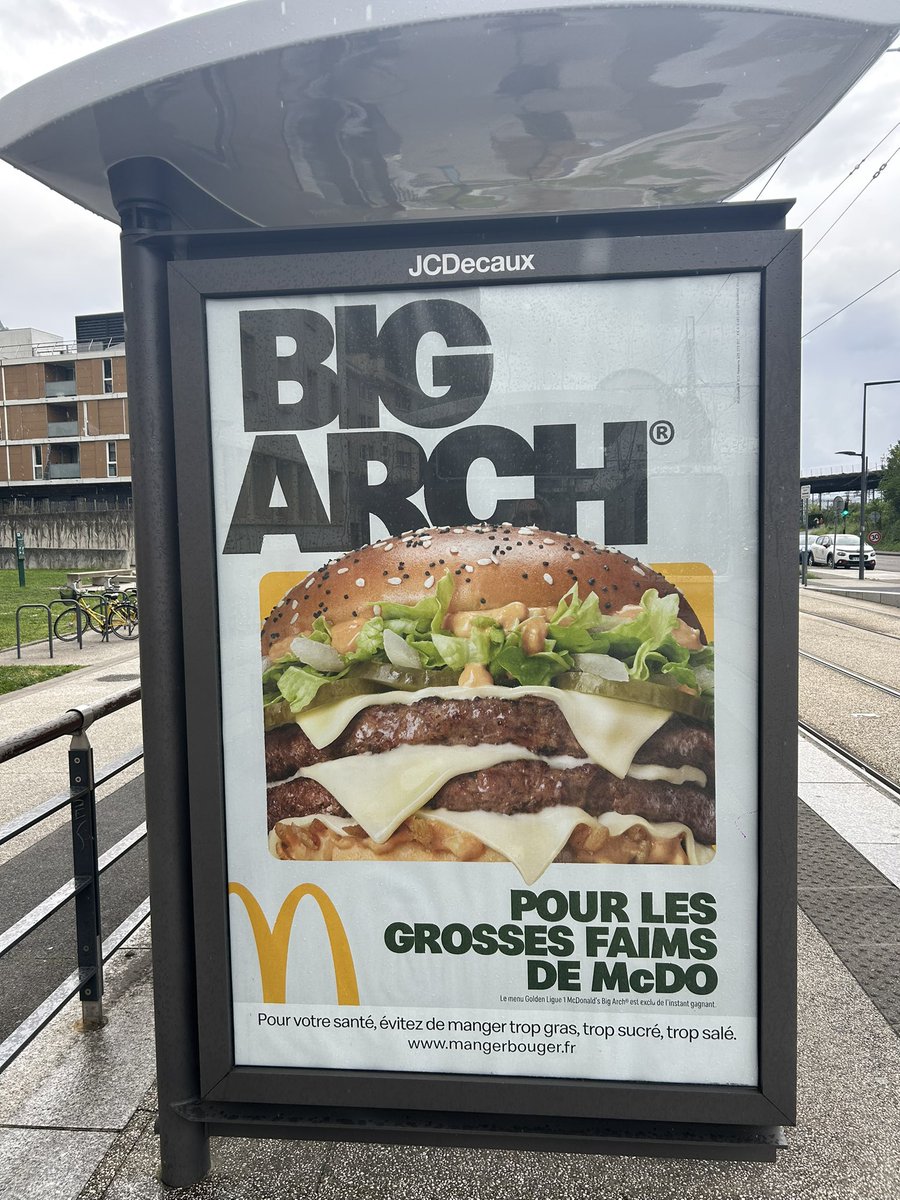 GerdNackedei's tweet photo. Endlich gibt's Trump und Musk auch bei MCDONALD'S https://t.co/pf8oYcC4bD