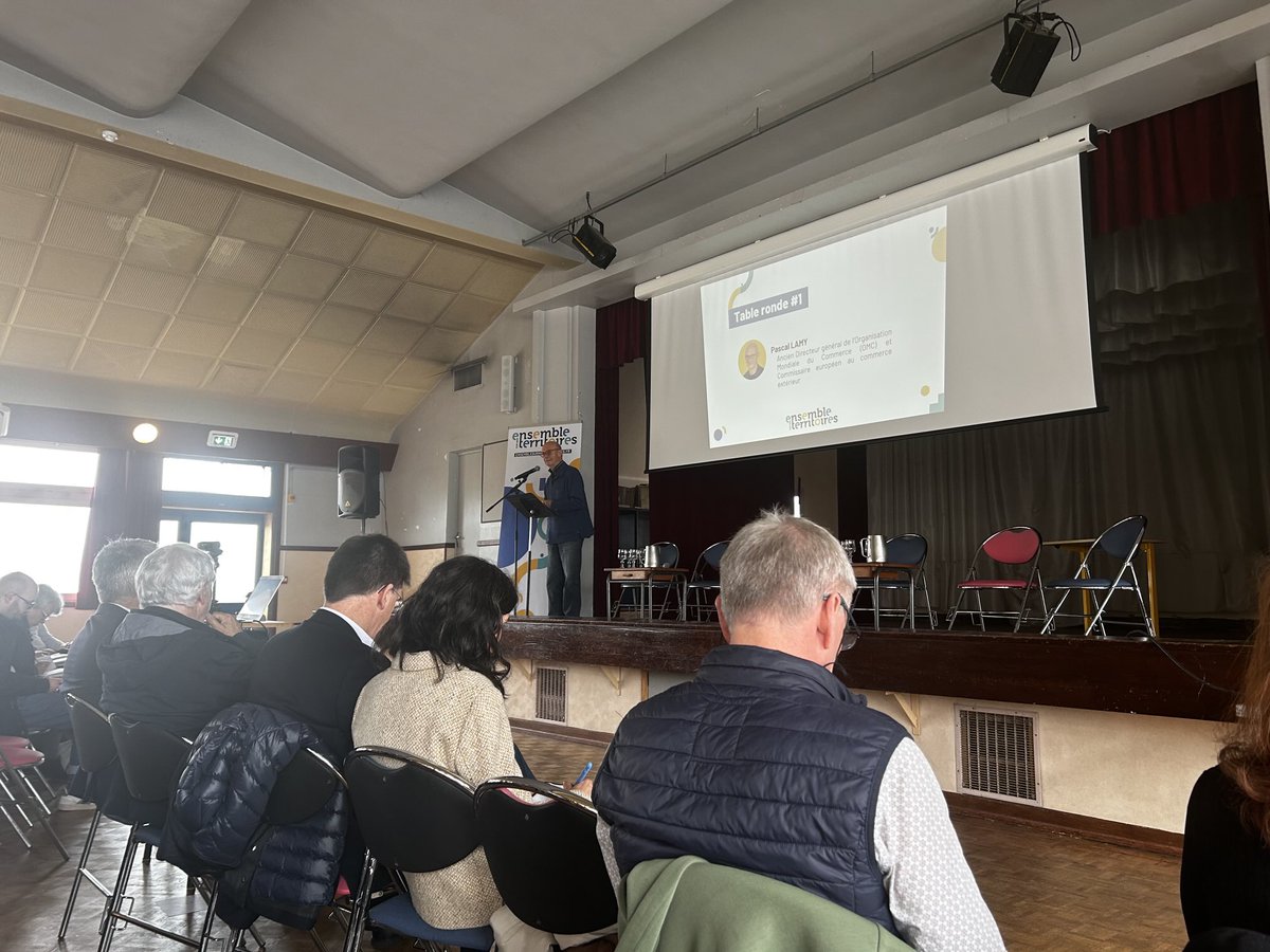 Plaisir d’être aux rencontres d’⁦<a href="/EnsembleSNT/">Ensemble Sur Nos Territoires (ESNT)</a>⁩ à #Corlay pour parler d’#alimentation et d’#agriculture en #Bretagne avec en ouverture ⁦<a href="/PascalLamyEU/">Pascal Lamy</a>⁩ sur une échange de la situation mondiale et européenne.