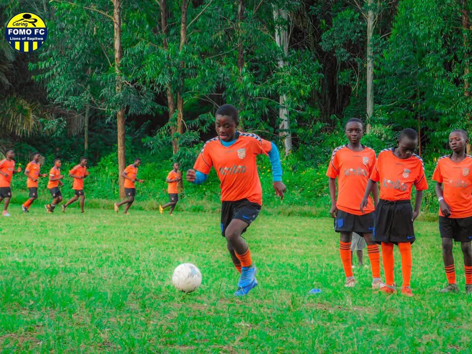 KitAid (@kitaid) on Twitter photo Great to see the KitAid FC boys training hard in Mulanje, #Malawi.
Even better to see the <a href="/HarpendenColts/">Harpenden Colts FC</a> shirts from 2019 still in good shape
<a href="/HertfordshireFA/">Hertfordshire FA</a> <a href="/GRFootball/">Grassroots Football #grassrootsfootball</a> #harpenden Great to see the KitAid FC boys training hard in Mulanje, #Malawi.
Even better to see the <a href="/HarpendenColts/">Harpenden Colts FC</a> shirts from 2019 still in good shape
<a href="/HertfordshireFA/">Hertfordshire FA</a> <a href="/GRFootball/">Grassroots Football #grassrootsfootball</a> #harpenden