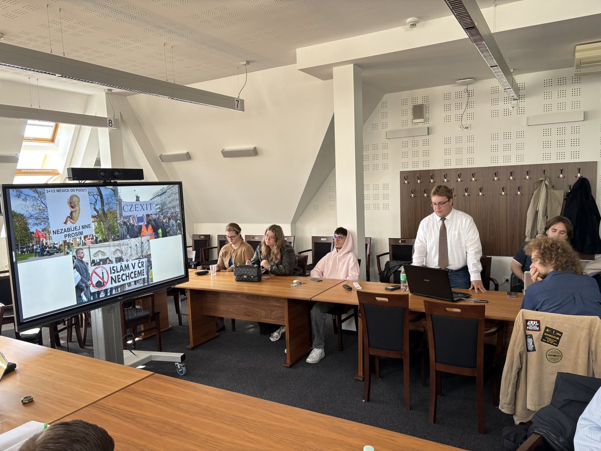 Lukas Novotny tweet media