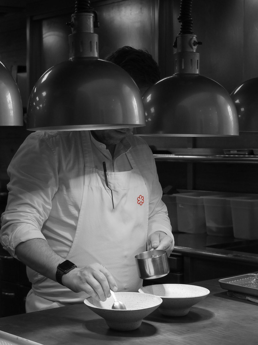 TheForestSide's tweet photo. SERVICE 🚨
Moments in our Michelin-star kitchen 🍽️✨
Also ranked among the top 100 restaurants in the UK 2025
#topukrestaurants #service #michelinstar #michelinstarrestaurant #michelinguide #chefs #chefsofinstagram #behindthescenes https://t.co/9WP6l70v7x