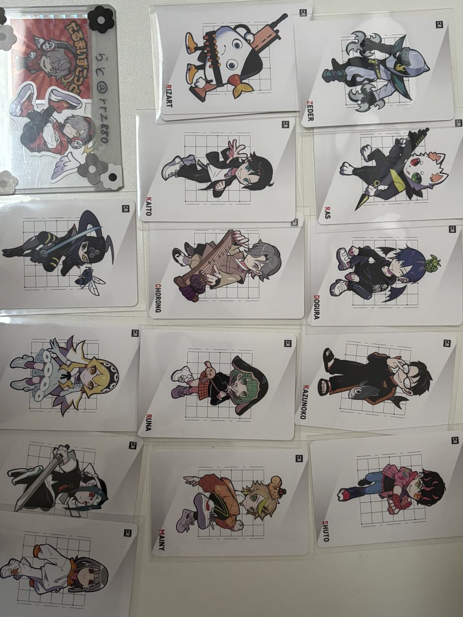 rrz880's tweet photo. [交換・譲渡]CR crazy raccoon コレクションカード トレカ トレーディングカード

求 👼 （1人で写っているもの）
　 1枚 N100円 R200円

譲 画像参照 https://t.co/hSN3wcGxWr