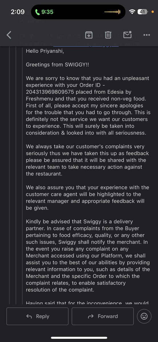 Prizzy1D's tweet photo. @SwiggyCares So apparently it’s not just your CSR but your escalations representative as well who doesn’t know how to respond to your customer. Attaching a screenshot for your reference, please let me know what “actions” have been taken from your end to the restaurant? As I cannot see any? https://t.co/VLO6837xZD