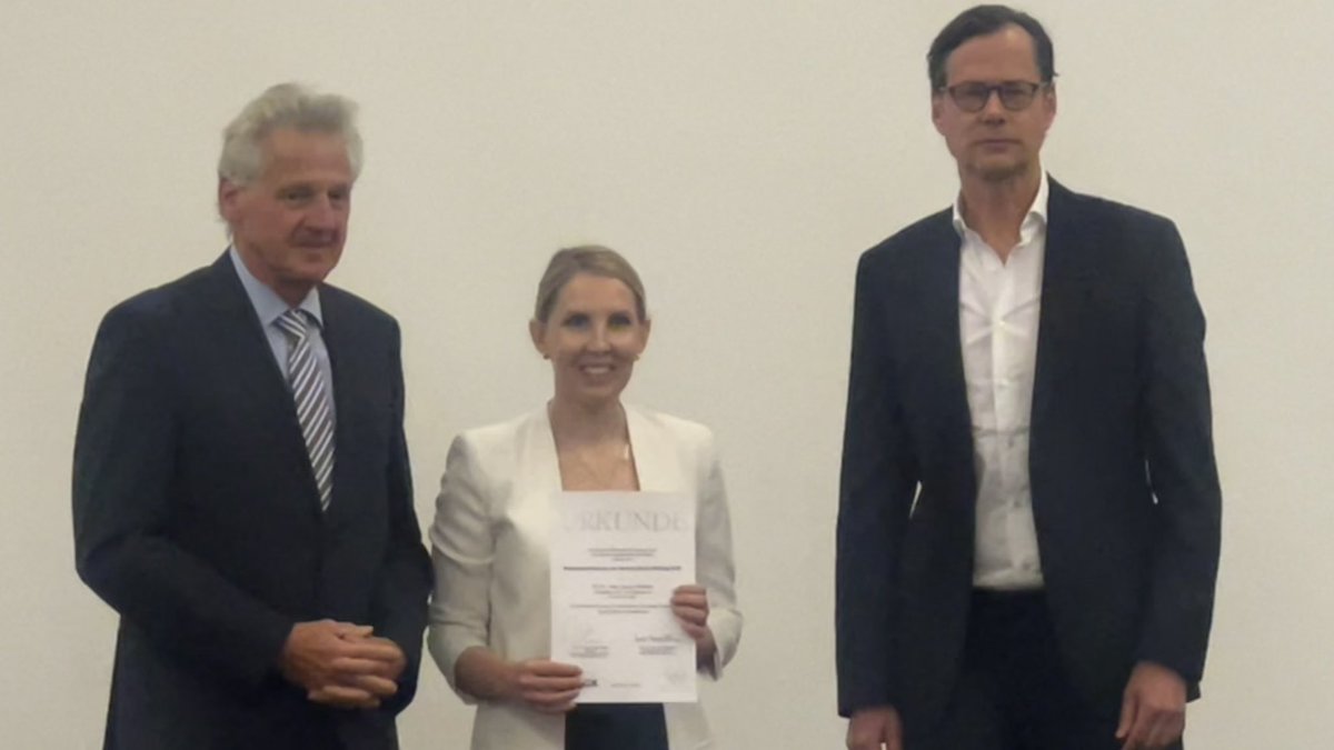 Philipp Sommer (@phiso_de) on Twitter photo Gertrud-Spitz-Preis der #DHS im Rahmen der #DGKJahrestagung für <a href="/laura_rottner/">Laura Rottner</a>- herzlichen Glückwunsch! <a href="/DGK_org/">Deutsche Gesellschaft für Kardiologie</a> <a href="/YoungDgk/">Young DGK</a> <a href="/AGEP_DGK/">AGEP</a> Gertrud-Spitz-Preis der #DHS im Rahmen der #DGKJahrestagung für <a href="/laura_rottner/">Laura Rottner</a>- herzlichen Glückwunsch! <a href="/DGK_org/">Deutsche Gesellschaft für Kardiologie</a> <a href="/YoungDgk/">Young DGK</a> <a href="/AGEP_DGK/">AGEP</a>