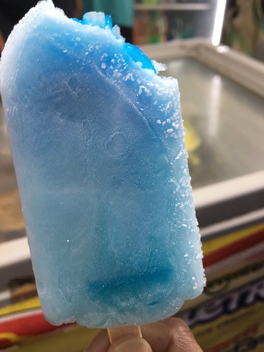 SepiaBose's tweet photo. Enjoy books with popsicle! In summer nothing could be better than that. https://t.co/laRAfBvZQH
