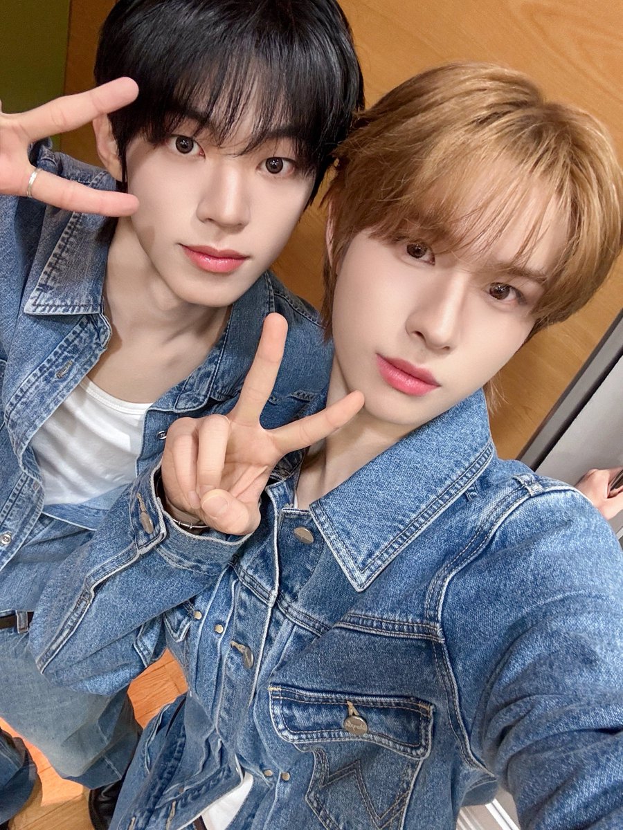 [#TODAYWITHUS]
250426 쇼! 음악중심

#TWS #투어스 #247WithUs 
#마음따라뛰는건멋지지않아 
#Countdown
#Lucky_to_be_loved