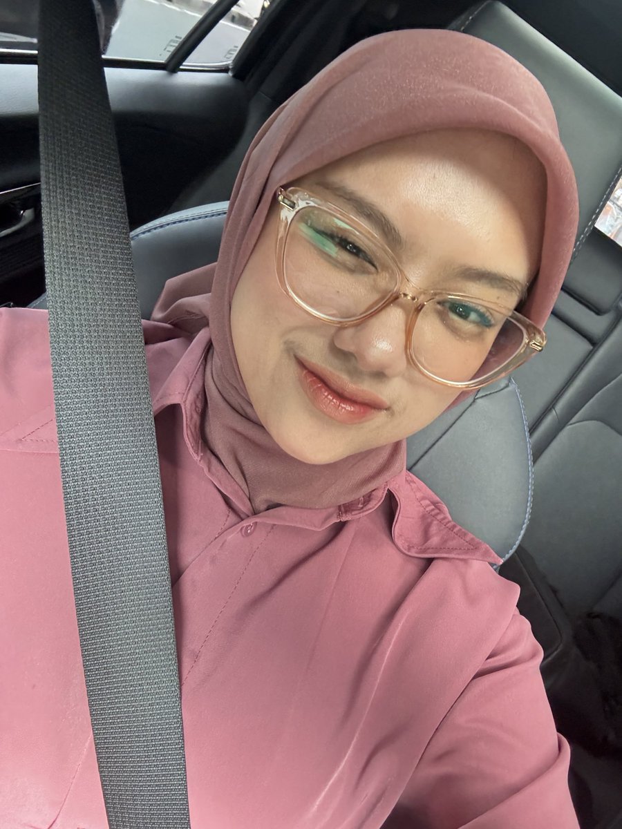 AIS tweet media