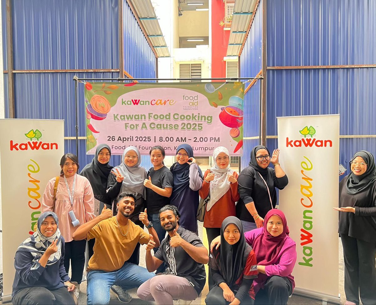 FoodAidMY's tweet image. We are grateful for this opportunity to give back to the community and make a positive impact together. 🙌 

#FoodAidFoundation #KawanFood #CookingForACause #GivingBack #CommunitySupport #KualaLumpur #PPRDesaRejang #KawanCares

3/3