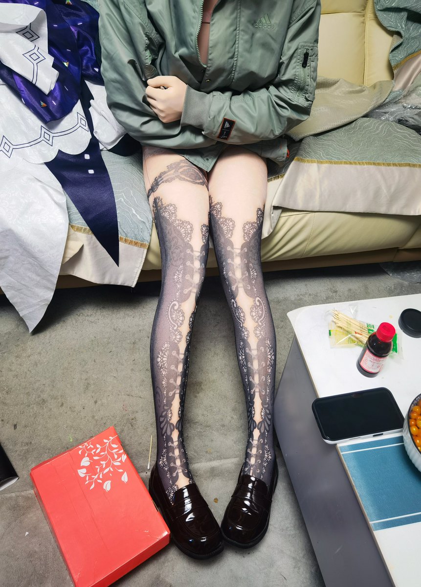 等了一个月的lo袜，抓个娃来穿一下
中之人： <a href="/Xifan_Xiao042/">小斯坦尼康</a>