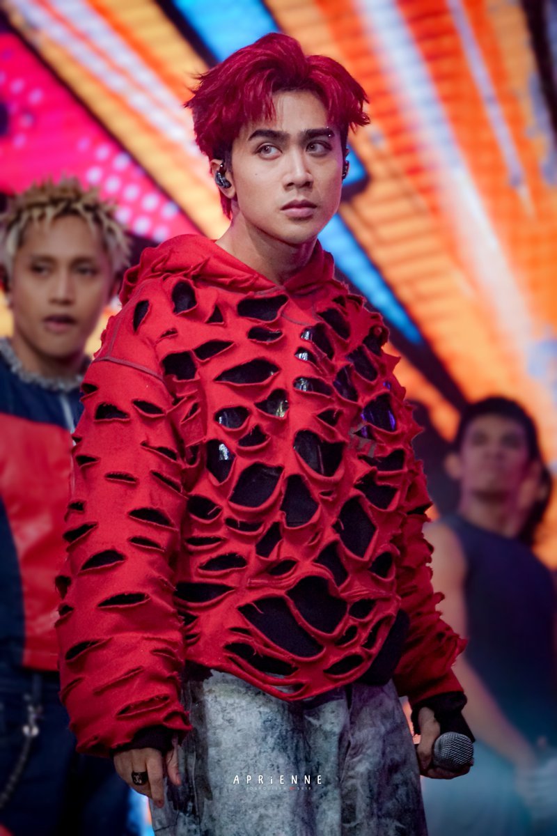 APRiENNEforJOSH's tweet photo. 250426 • #SB19OnItsShowtime

#SB19_JOSH @JoshCullen_s ❤️‍🔥

DUNGKA SA SHOWTIME
@SB19Official #SB19 https://t.co/0geEbazYRl