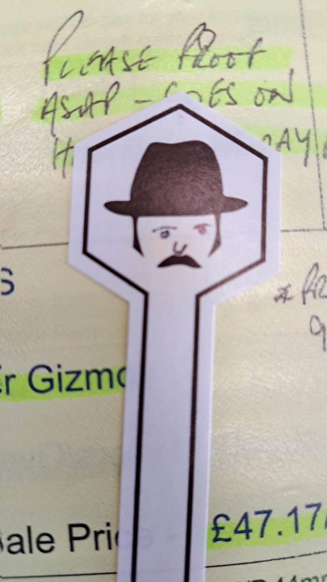 TheBeeFarmer's tweet photo. The printers have had a bit of fun with my tamper seal. Spotted it as I collected my latest batch of 2000 labels. A remarkable likeness I think.
#davithebeefarmer https://t.co/QlL93KsNcF