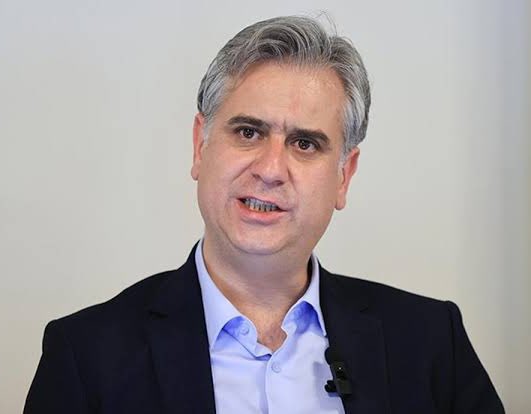 AKP Genel Başkan Yardımcısı Hasan Basri Yalçın, İBB'ye yeni operasyonlarla ilgili:

"Hukuki sürece saygı duymak gerektiğini düşünüyorum. 

CHP, meseleyi siyasallaştırmanın peşine düştü. 

Özgür Özel, 'Ben kefilim, İBB'de bu tür yolsuzluklar olmamıştır' ifadesini kullanamıyor."