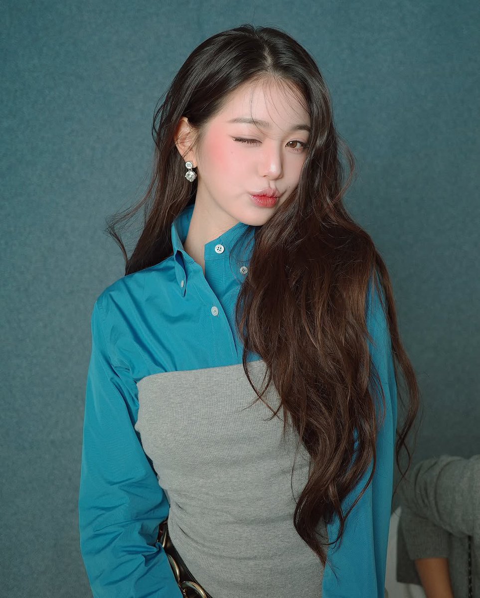 ivepics_'s tweet photo. wonyoung instagram update https://t.co/u5Mvm8KpDL