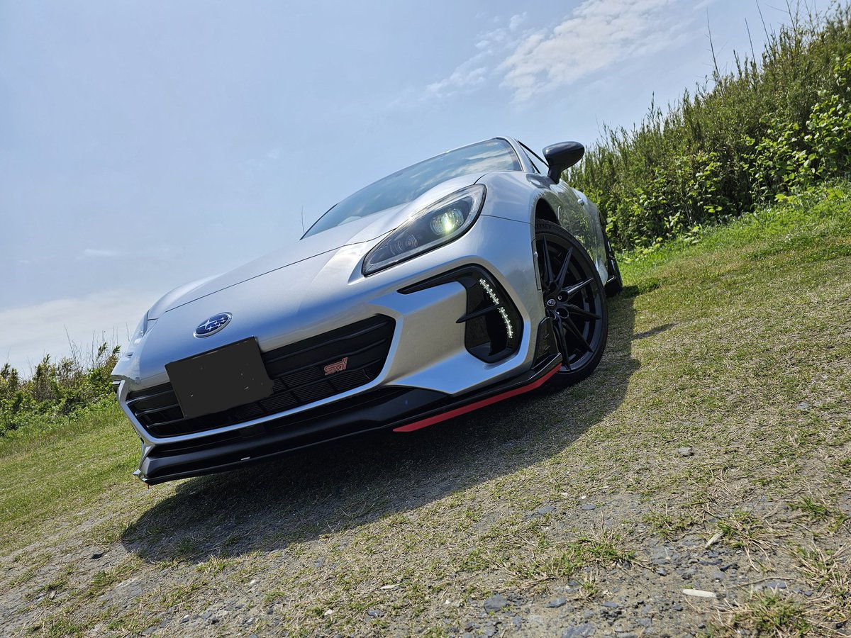 AnchoR3417's tweet photo. SUBARU BRZ ZD8 STI Sport
納車しましたー！！

軽量 2 ドア FR MT …
こんな車が買えるのも最後だし
突撃しちゃいました！！

色々弄りたいところもあるけど
暫くは純正を楽しみます！！

MT 練習頑張らなきゃ… (；・∀・) https://t.co/DoOCM6EIhS