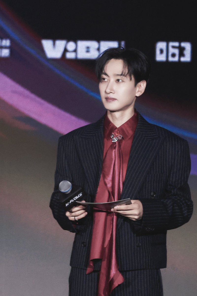 25.04.25 K-FLOW3
Daddy.

#은혁 #EUNHYUK #이혁재 #ウニョク #李赫宰 #SUPERJUNIOR