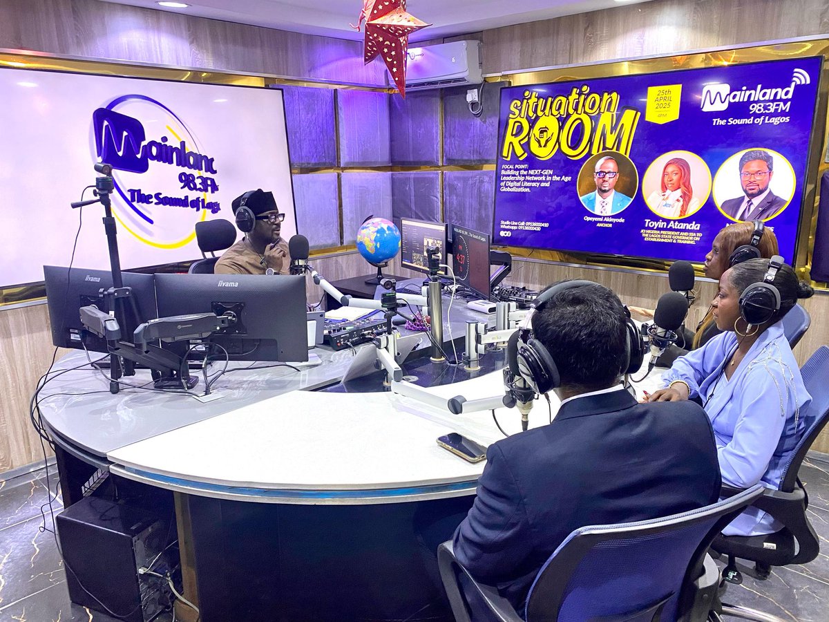 jci_nigeria's tweet photo. In continuing our media outreach at Èkó Dùn ‘25, our National President, Oluwatoyin Atanda, joined by JCI International Vice President, Yudhish Rohee and members of the National Board, engaged with Mainland FM 98.3 on a special feature session. https://t.co/pgH0yw8QdM