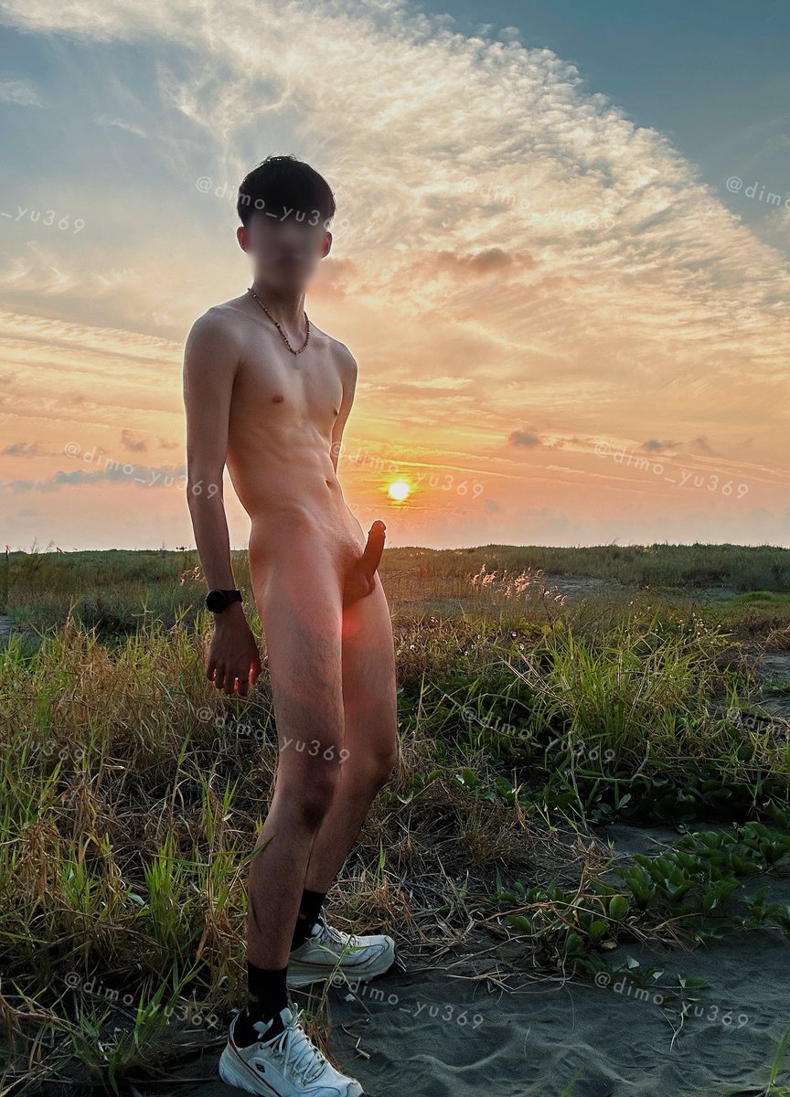 久違的去了趟小美軍
那裡的夕陽真的好美喔☺️

這次難得有錄了點影片
就來順便看看自己還有沒有行情吧
按讚如果突破 1000 就來Po影片🤭