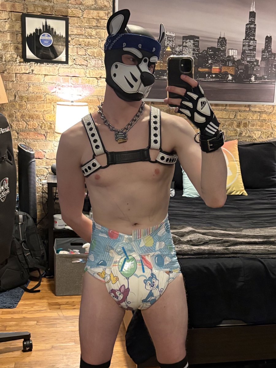 Y’all, she’s been sad. And her Sagittarius ass has been dying to travel. Lemme know where Wilder should  end up next.

Or send a n00d. He’s horny 👀😵‍💫