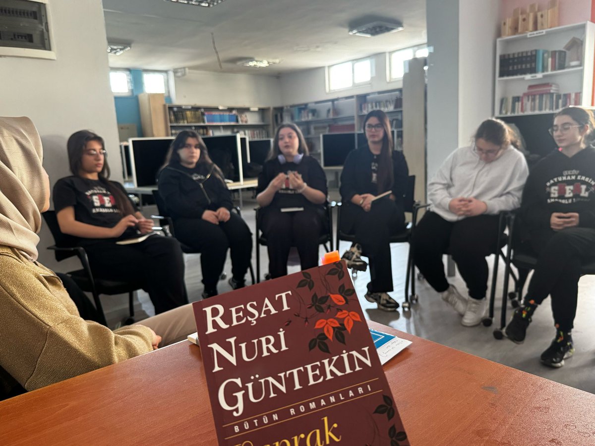 Şehit Batuhan Ergin Anadolu Lisesi (@sbeal_2017) on Twitter photo Okulumuz Kültür Edebiyat Kulübü okuma grubu öğrencileri ile “Ben Okuyorum İstanbul Okuyor” projesi kapsamında “Yaprak Dökümü” kitabını okuyup kitabın değerlendirmesini yaptık. <a href="/istmembenokuyor/">Ben Okuyorum İstanbul Okuyor</a> <a href="/TC_istanbul/">TC İstanbul Valiliği</a> <a href="/tcmeb/">Millî Eğitim Bakanlığı</a> Okulumuz Kültür Edebiyat Kulübü okuma grubu öğrencileri ile “Ben Okuyorum İstanbul Okuyor” projesi kapsamında “Yaprak Dökümü” kitabını okuyup kitabın değerlendirmesini yaptık. <a href="/istmembenokuyor/">Ben Okuyorum İstanbul Okuyor</a> <a href="/TC_istanbul/">TC İstanbul Valiliği</a> <a href="/tcmeb/">Millî Eğitim Bakanlığı</a>