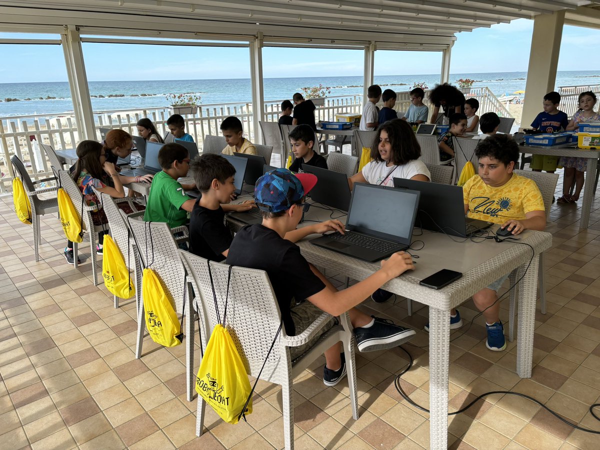 🟡⚫️ Estate = divertimento + tecnologia!

🤖 Iscrizioni aperte per la SUMMER EDITION 2025  di Coding, Robotica e STEAM!

📌 A Termoli, presso il Lido Alcione

🗓️ Dal 10 giugno al 8 luglio 2025, tutti i martedì

💥Posti limitati!

👉Info &amp; iscrizioni -&gt; roboboat.it/laboratori-di-…