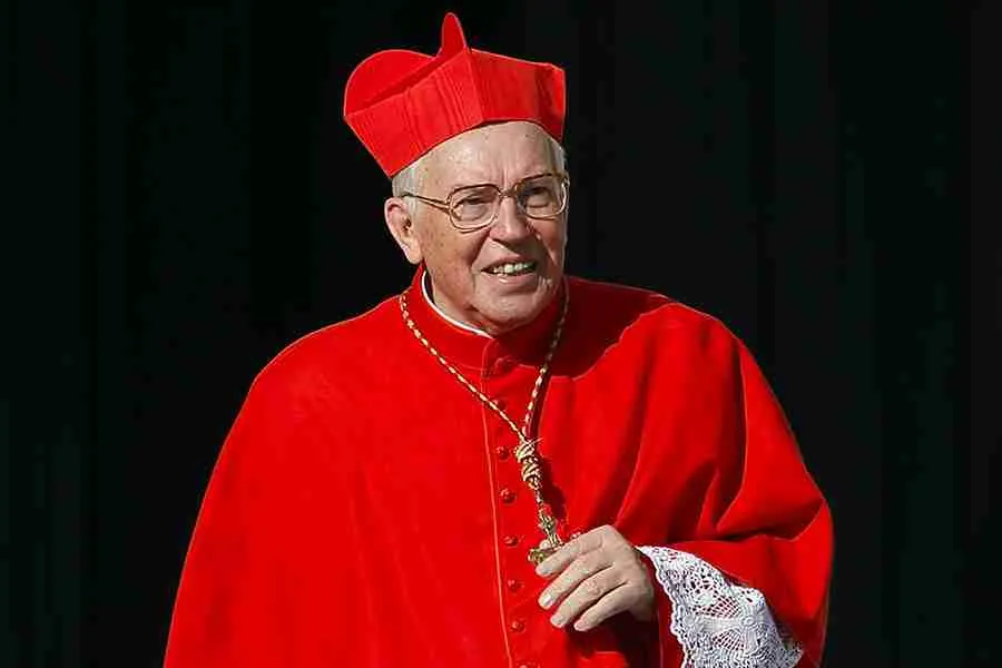 Dio's tweet photo. I #funerali di #PapaFrancesco sono celebrati dal cardinale Giovanni Battista Re, che purtroppo è troppo anziano per il #Conclave. Avrei fatto di tutto per farlo vincere, perché così avremmo avuto un Papa Re. https://t.co/71dFZBngId
