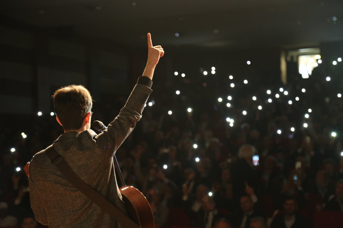 iycgenelmerkez's tweet photo. Genel Kurulumuz öncesi öğrencilerimizin oluşturduğu Grup Asil bir konser verdi. https://t.co/qSD1TE1Ivj