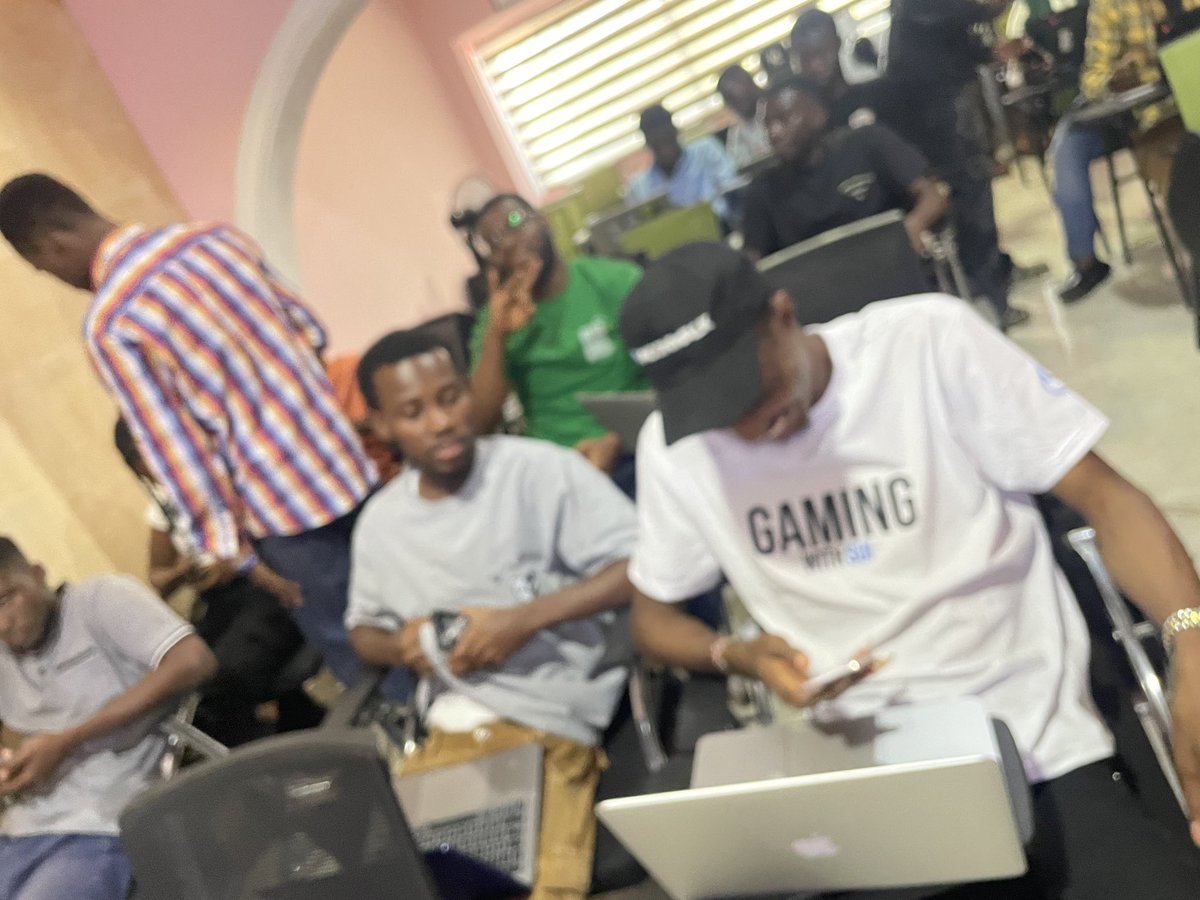 Jiloo10's tweet photo. Building on base just got easier #basebatchaccra @lionprado17 @Kofidell8 @DruxAMB https://t.co/zb65BIiclu