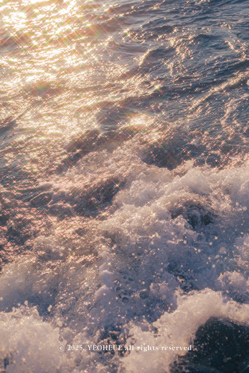 첫번째 원본 보정해보실 분❓

저는 언제나 바다에서 위로를 찾게 되더라구요. 
여러분은 어떤 바다를 품고 계신가요???
모두가 다른 파도를 가지고 있을 것 같아요

부산 흰여울길에서 찍은 바다🌊

원본                                                작업 후