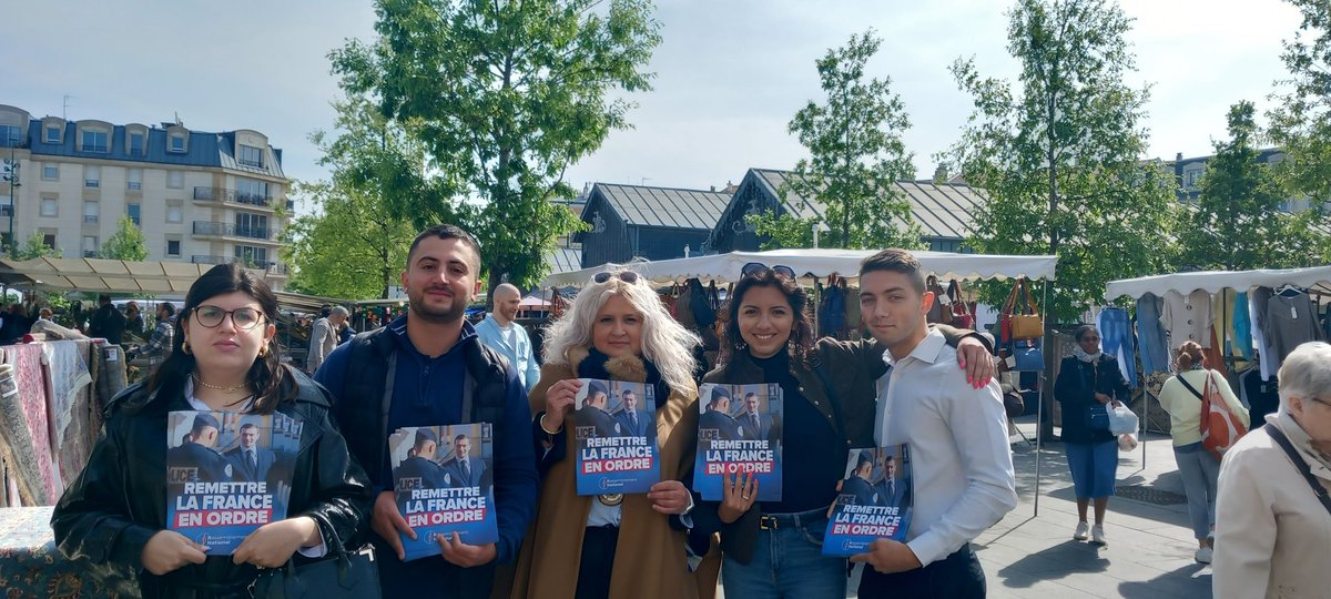 IsabelleRN92's tweet photo. 🔴 Ce matin tractage à la #Garennecolombes ou il fait bon vivre !
Entourée du @RNJ_92 toujours très réactifs 💪
Merci à @melinabravo_ pour son invitation 👍
Toujours très heureuse d'être à leur côté !

@RNational_92 
@RNJ_92 https://t.co/aZrpWtlTpL
