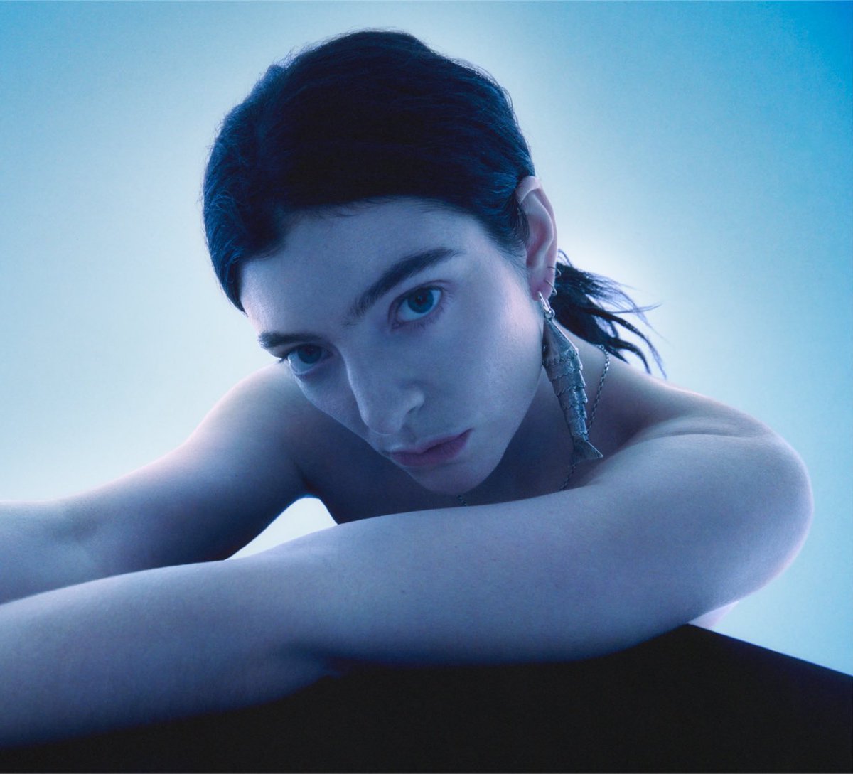 ‘What Was That’ by Lorde peaks at #1 (+2) on the US Spotify chart with 1.568 million streams.

It also rises to #5 (+6) on the Global Spotify chart with 4.229 million streams.