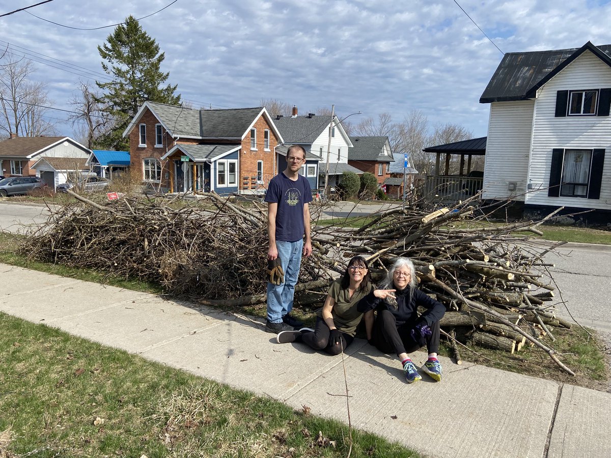 Ice storm 2025 clean up is ongoing. So, so many branches came down. It’s a neighbours helping neighbours time. <a href="/cityoforillia/">City of Orillia</a>