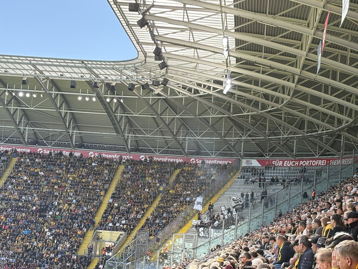 ufleku2's tweet photo. 26.4.2025 3. Liga
Dynamo Dresden vs SV Sandhausen 2:1
30466 Zuschauer
🍺 4,50€
🍝 6€
#groundhopping #sgdsvs #SGDSVS https://t.co/KiSwY8X6qS