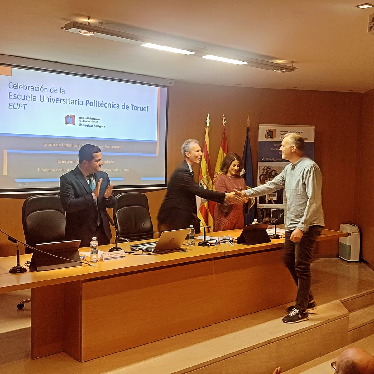 VIVA EL TALENTO! Los mejores expedientes de la EUPT del curso 23/24 fueron reconocidos con los Premios Extraordinarios:
👉Alexia Suárez. Grado Ingeniería Electrónica y Automática
👉Fernando Barrado. Grado Ingeniería Informática
👉Fernando Arranz. Máster Tecnologías de la Salud