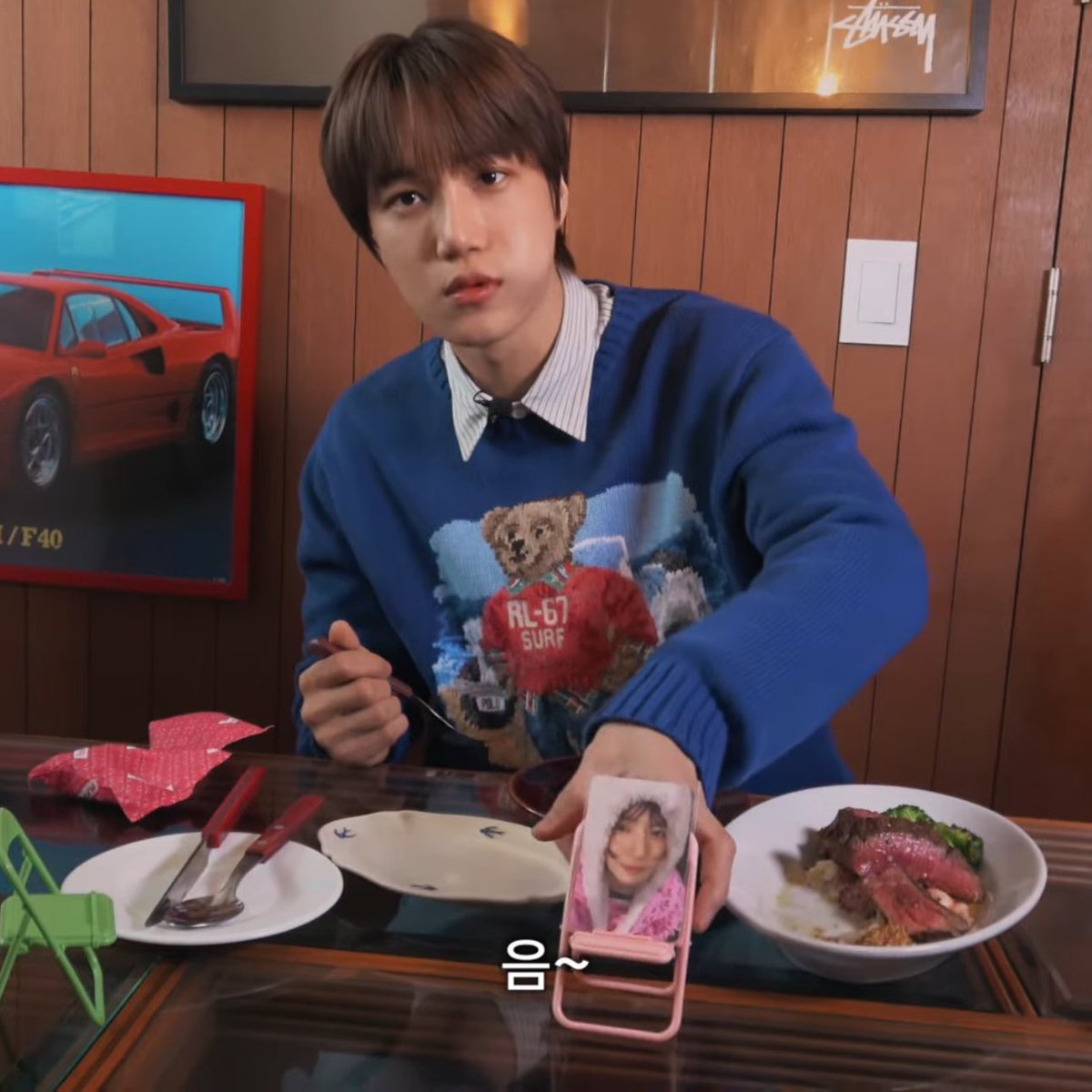 kimjunnoodle_'s tweet photo. JONGIN WITH BUNNY MYEON PHOTOCARD 😭😭😭 https://t.co/5RMaC00x2j
