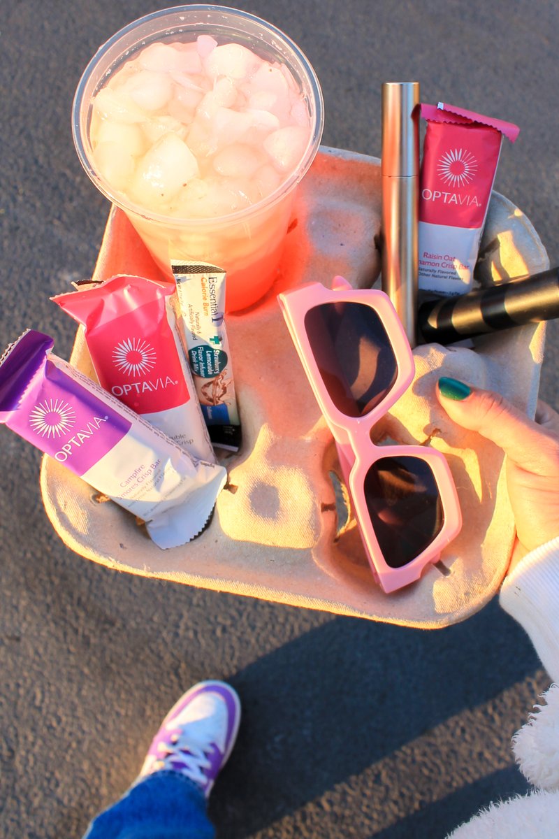 ☀️ Fueling up — OPTAVIA style! 💕🥤
Strawberry Lemonade Flavor Infuser for a refreshing boost + OPTAVIA Fuelings to keep you feeling your best. Add pink sunnies and it’s go-time! 😎
✔ Quick. Nutritious. Delicious.
✔ Hydration with a twist.
What’s in YOUR lineup? ⬇️