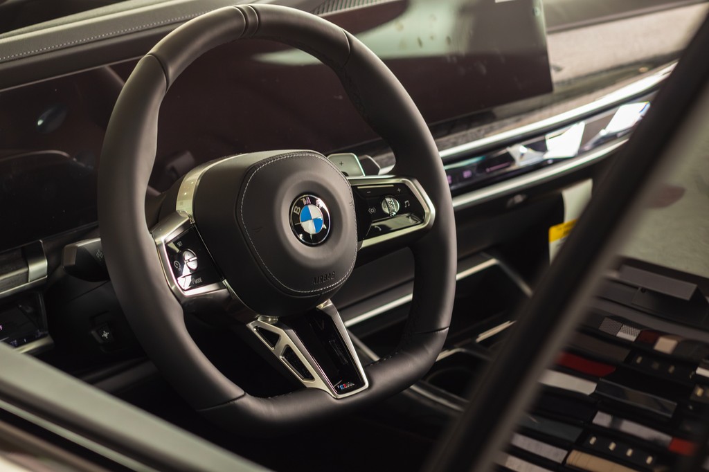 RallyeBMW's tweet photo. BMW 7 Series Sedan
Discover the ultimate luxury sedan, designed to move the ones who move the world.

https://t.co/8L4N5w35fa
.
.
.
#RallyeBMW #BMW #RallyeMotorCompany #Auto #Luxury #LongIsland #NewYork #Car #Cars #Automotive #AutomotiveSales #Dealership https://t.co/eYvlsI6xub
