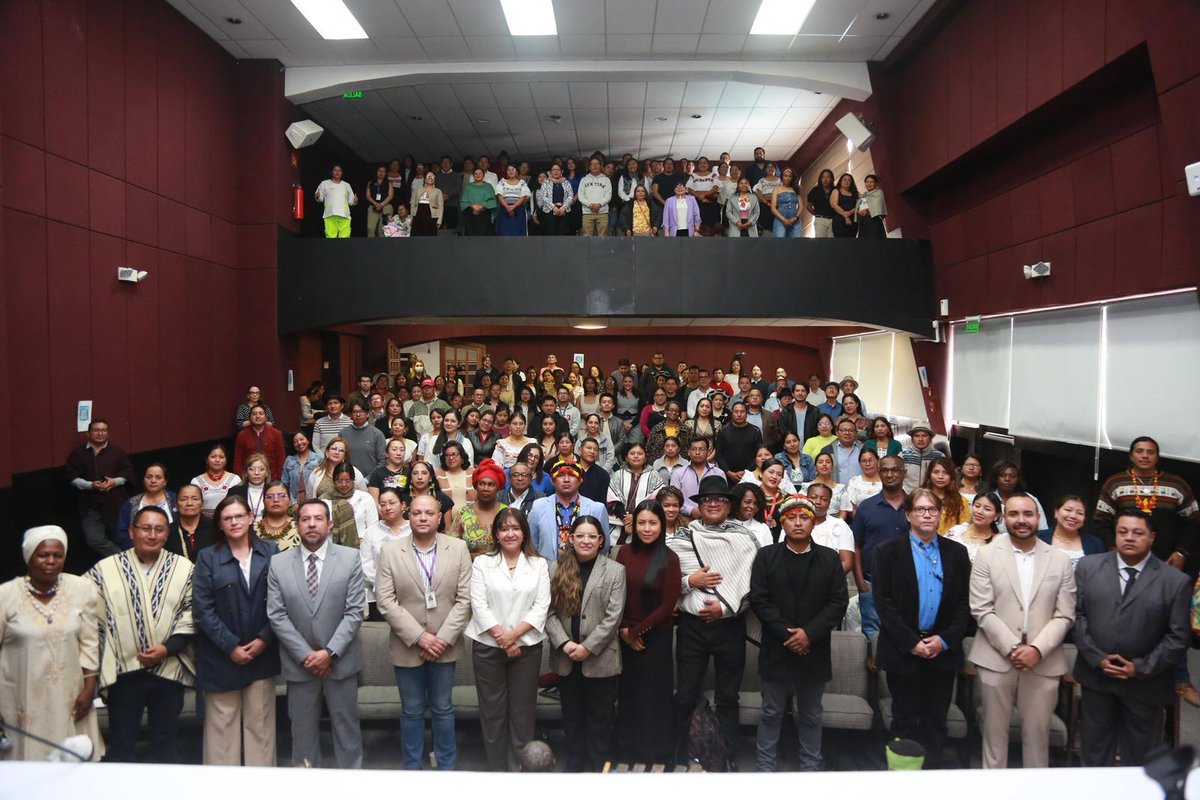 📍 Fuimos sede del simposio Reconectando la identidad y nuevas perspectivas en salud, donde, profesionales de nacionalidades indígenas, afroecuatorianos y montubios reflexionan sobre su rol en la construcción de una salud intercultural.
¡Somos educación que transforma! 🚀
