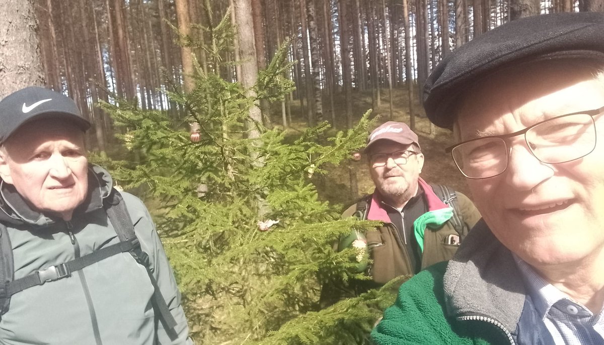 EsaHarjula's tweet photo. LC Hämeenlinna-Wanajan tidustelupartio suoritti Varustelekan Etäsotilasmarssin tänään.
#vrmm2025, #varusteleka ja @varusteleka https://t.co/pBM8qiHkDd